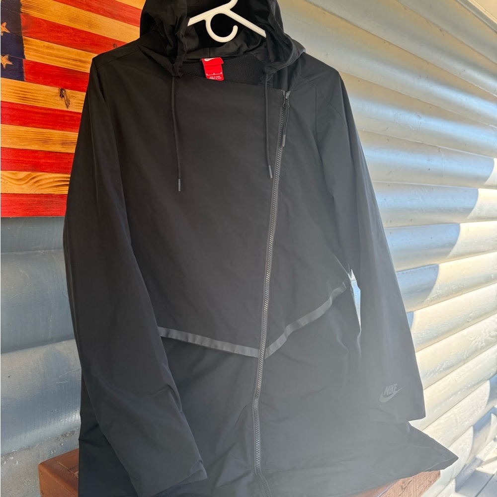 Nike Women's Sleek Black Hooded Utility Jacket